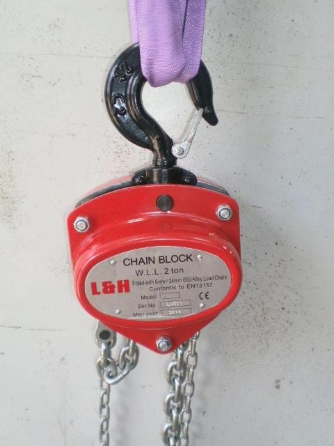 5926 - Hoist - Hand Chain Hoist - L & H - 2000kg