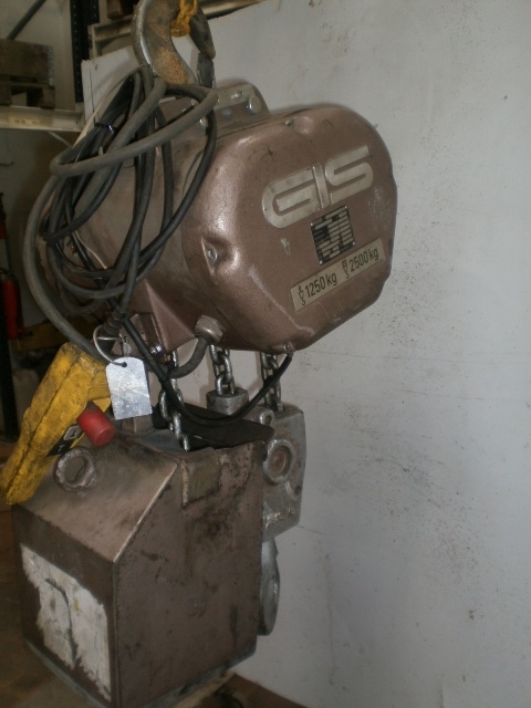 5962 - Hoist - Electric Chain Hoist - GIS - 2500kg