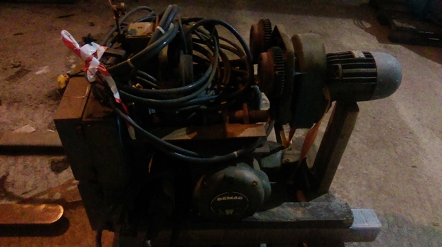 6954 - DEMAG Winch - Type: P7 - 750kg