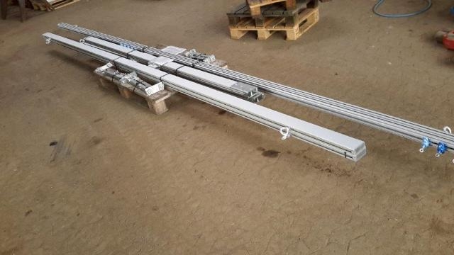 6689 - Light overhead crane - GMC - aluminum