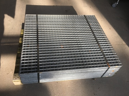 7684 - Galvanized Grating - Elephant Grating