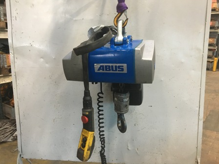 7689 - Electric Chain Hoist 2000 kg