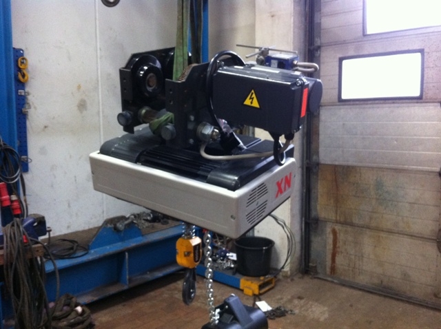 7495&nbsp;-&nbsp;Elkædetalje 1000 kg med elkøbekat